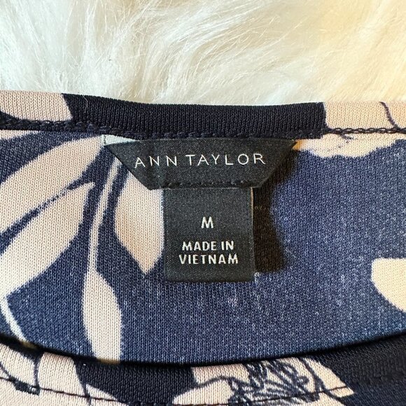 ANN TAYLOR Magnolia Garden Floral Button Cuff Long Sleeve Shirt Navy Cream M - Picture 3 of 5